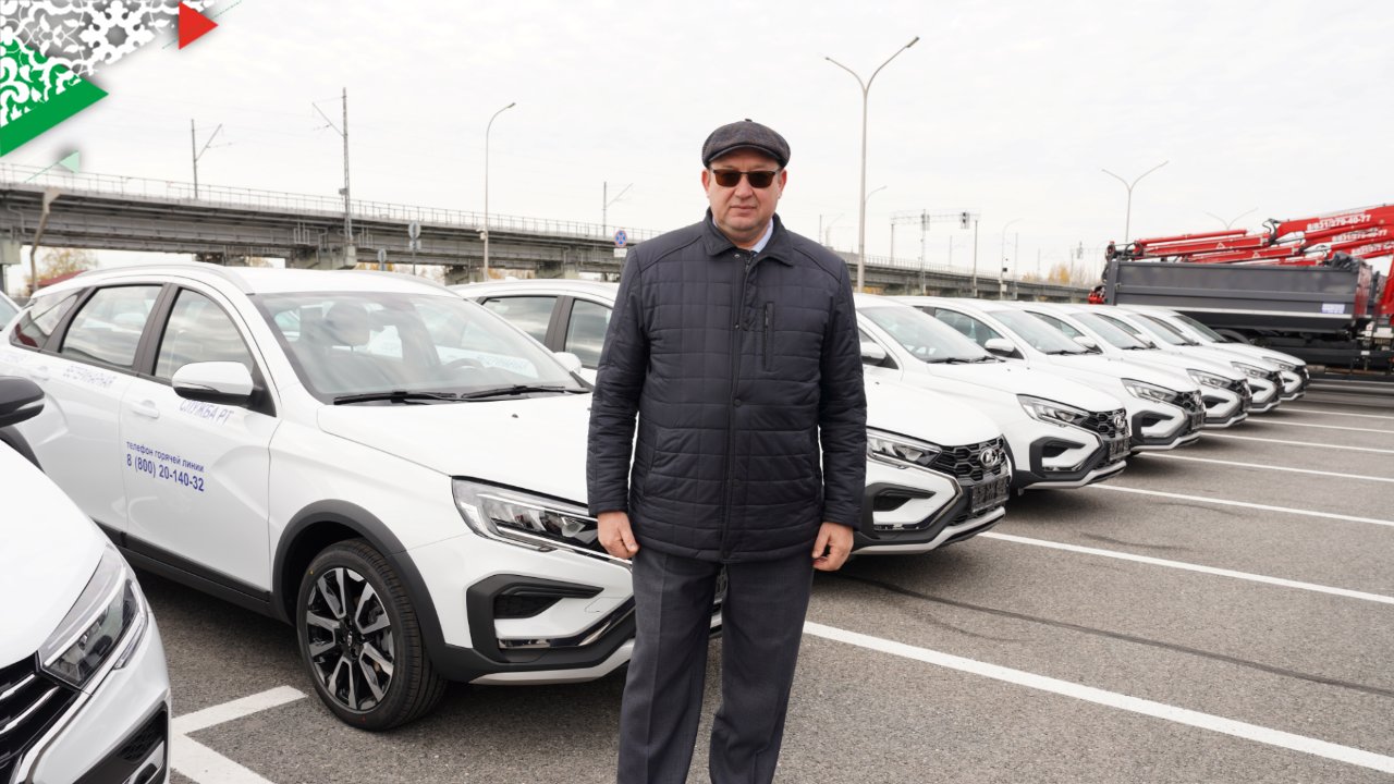 Казанскому ветобъединению вручили ключи от новой LADA Vesta Cross на церемонии в «Казань Экспо»